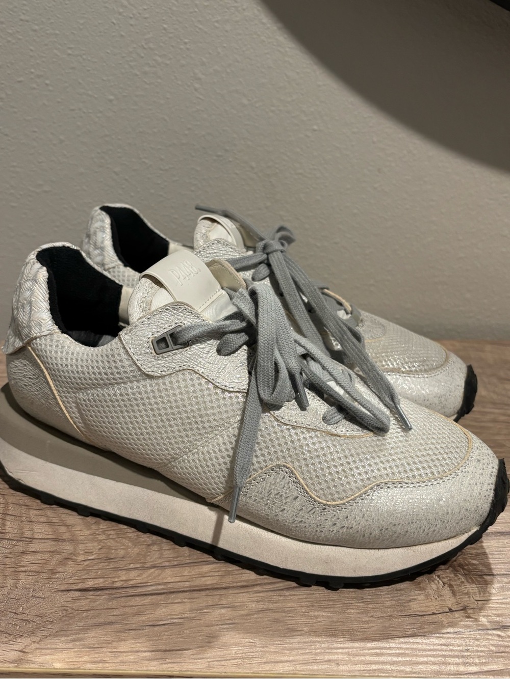 P448 CANCUN LOW TOP SNEAKERS WOMEN'S SIZE 38 BEIGE WHITE  LACES